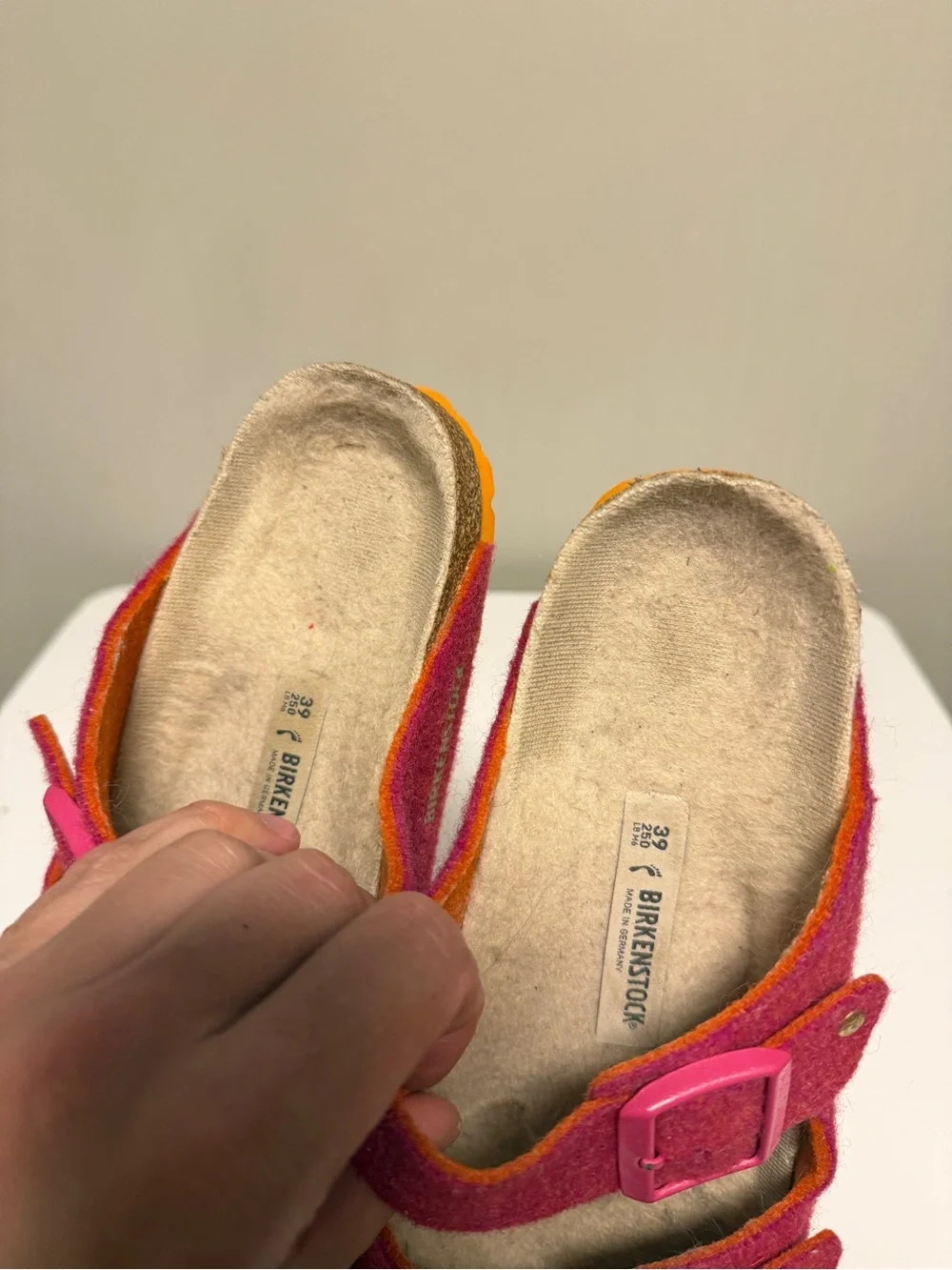Birkenstock Arizona Happy Lamb Sandals Women’s EU 39 US 8-8.5 Medium/Narrow